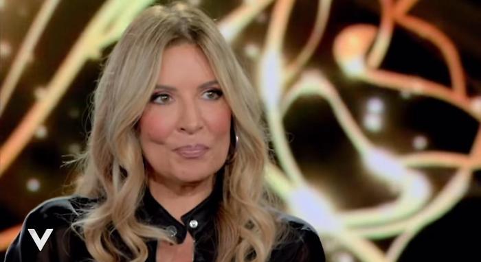 Selvaggia Lucarelli torna sul caso del fidanzato Lorenzo Biagiarelli a Verissimo: "Eravamo su due piani opposti. Si è isolato dalla realtà". E su Chiara Ferragni...