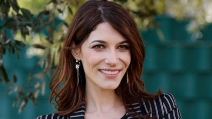 Claudia Vismara ospite da Caterina Balivo a La Volta Buona su Rai 1, martedì 25 febbraio: dalla serie Rocco Schiavone alla vita privata