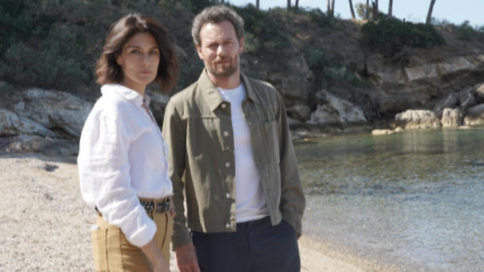 Le onde del passato stasera in tv venerdì 28 febbraio su Canale 5: le anticipazioni e la trama della puntata