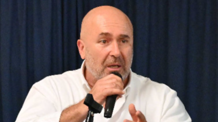 Gli occhi del governo sul sindaco di Terni, Pd chiede ispezione. Piantedosi: "Monitoriamo la situazione"