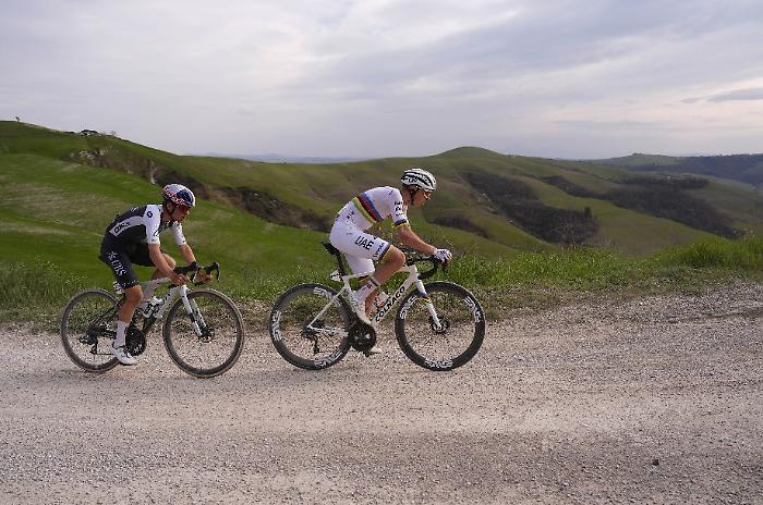 Strade Bianche_Pogacar e Pidcock in fuga