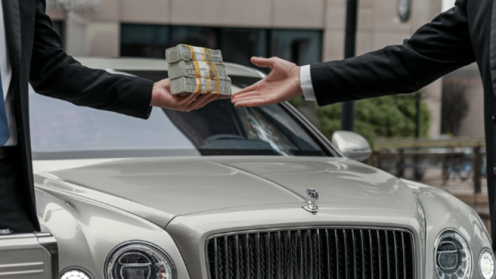 Al re delle truffe tolti cinque anni di carcere e potrebbe ottenere i domiciliari. Il progetto della fiction, i certificati medici fasulli