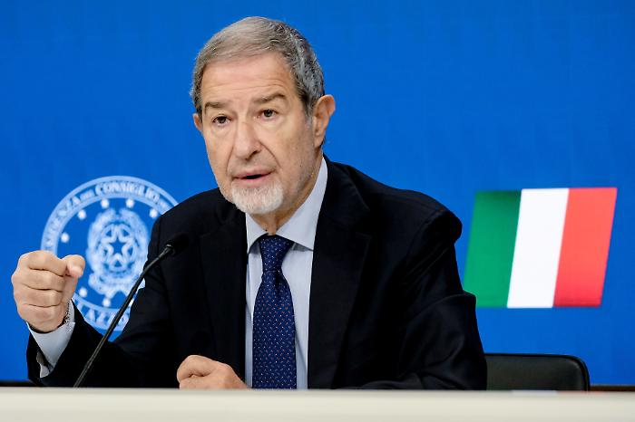 Nello Musumeci: "In caso di calamità un Codice della ricostruzione per aiuti certi e tempi rapidi". L'intervista