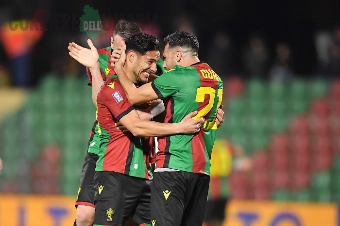 L'uomo dei gol "pesanti" lancia la Ternana verso la vetta, ora a -2: battuto il Sestri Levante (1-0)