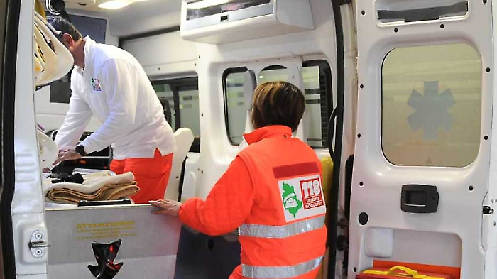 Viene visitato dal 118 ma non scatta il ricovero: muore poco dopo. Indagine per omicidio colposo