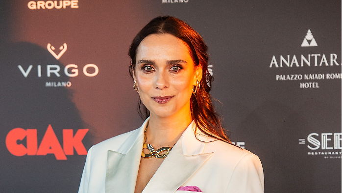 Lucrezia Guidone, ospite da Caterina Balivo mercoledì 12 marzo su Rai 1: dal suo ruolo in Sofia di Mare Fuori alla vita privata