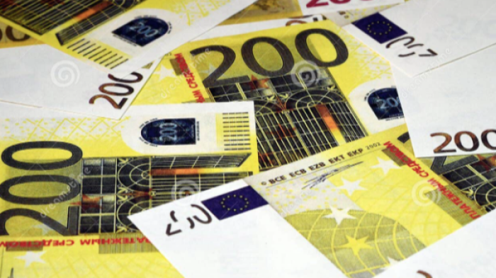 In auto 12 mila euro in banconote false da 200: arrestati 4 bulgari che patteggiano e tornano liberi