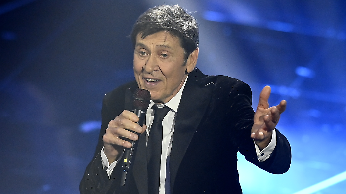Gianni Morandi ospite stasera in tv a C'è Posta per Te, sabato 15 marzo su Canale 5: dal matrimonio con Laura Efrikian, all'amore con  Anna Dan
