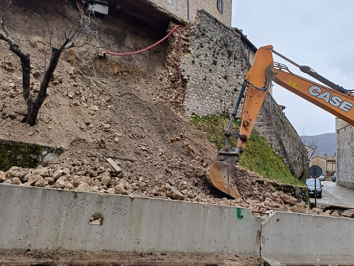 Crollo a Vallo di Nera, ulteriori verifiche sulle mura