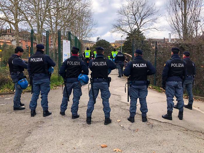 Scontri fra ultras della stessa squadra, 17 indagati per rissa a Perugia: ipotesi patteggiamento con messa alla prova