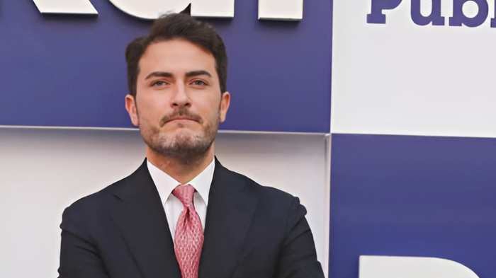 Antonino Monteleone, chi è il giornalista che ha sfidato la 'ndrangheta: da Le Iene alla Rai con Linea di Confine, in onda stasera in tv, mercoledì 19 marzo su Rai 3