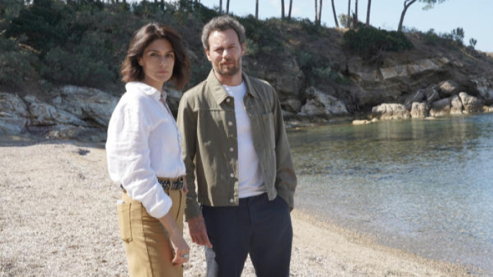 Le Onde del passato stasera in tv venerdì 21 marzo su Canale 5: ecco le anticipazioni dell'ultimo episodio con Anna Valle e Giorgio Marchesi