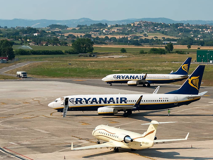 Aeroporto di Perugia, tre scenari per decollare verso il milione di passeggeri: Parigi, Germania e accordo con Ryanair