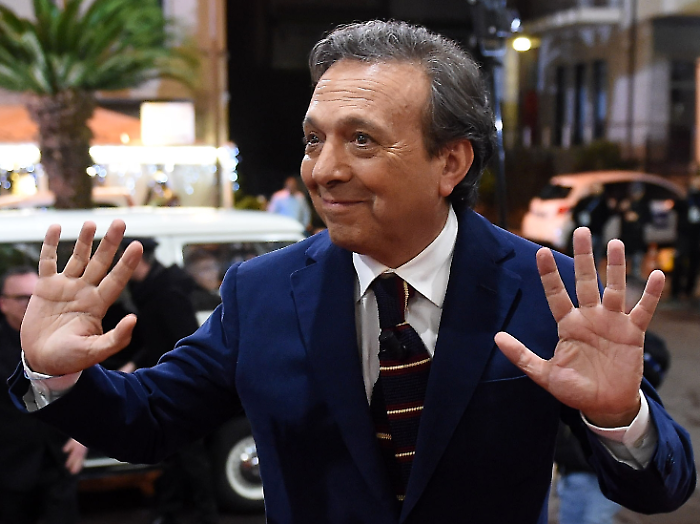 Piero Chiambretti ospite di Tv Talk, chi è: il provino in mutande in Rai, la relazione con Ingrid Muccitelli e le accuse della ex moglie