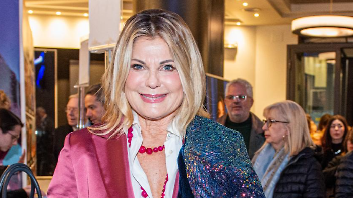Patrizia Pellegrino, chi è la showgirl a Ne vedremo delle belle: il successo, la tragica morte del figlio neonato e i 2 matrimoni