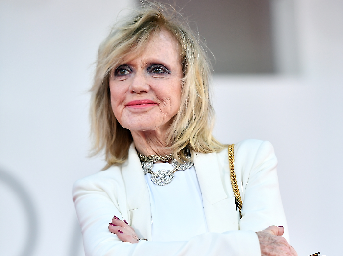 Rita Pavone ospite di Mara Venier a Domenica In: la lunga carriera, il discusso matrimonio con Teddy Reno, la malattia 