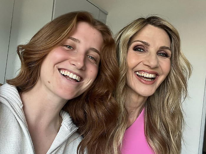 Lorella Cuccarini, chi è la figlia Chiara Capitta: il rapporto con la madre, il coming out, la fidanzata 