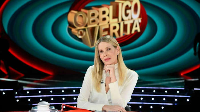 Obbligo o verità stasera in tv lunedì 24 marzo su Rai 2: ospiti e anticipazioni del nuovo talk show con Alessia Marcuzzi