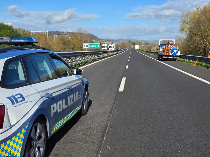 Operaio orvietano di 38 anni investito e ucciso da un mezzo pesante mentre lavora alla manutenzione sulla corsia dell'A1
