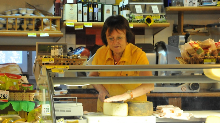 Linda va in pensione dopo 72 anni e Marconi La Bottega di Panicale cambia gestione: "Qui ho passato tutta la vita"