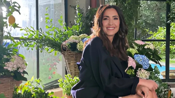 La primavera è arrivata e Caterina Balivo annuncia sui social un nuovo colore di capelli: "E' una cosa molto carina di lavoro, poi vi dirò"