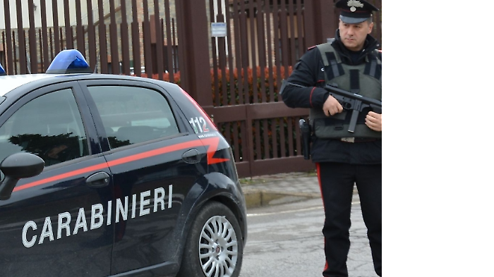 Compie due furti a distanza di una settimana indossando sempre gli stessi abiti