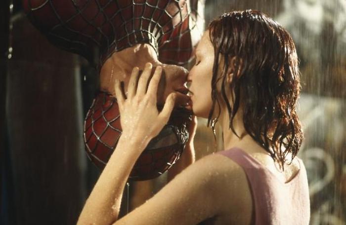 Spider-Man stasera in tv lunedì 7 aprile su Italia 1: trama, cast e curiosità del primo film della trilogia con Tobey Maguire