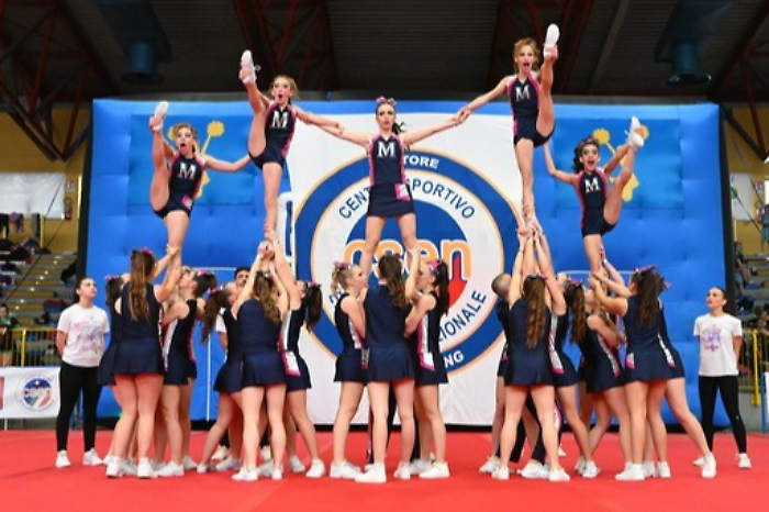 Il cheerleading italiano: una disciplina che sfida stereotipi e gravità