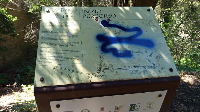 Atti vandalici Parco degli olivi
