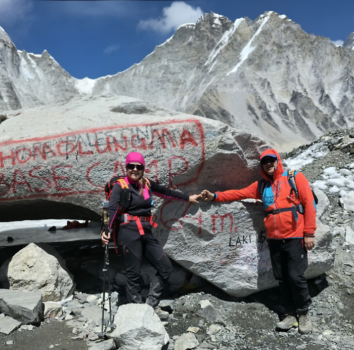 Da Città di Castello fino al tetto del mondo: Mara e Massimiliano sull'Everest alla soglia dei 30 anni di matrimonio. L'escursione con dedica speciale