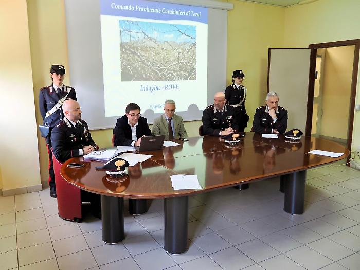 Terni, spaccio di droga: 6 arresti dei Carabinieri per l'indagine denominata "Rovi". I dettagli dell'operazione: cosa accedeva in località Palmetta
