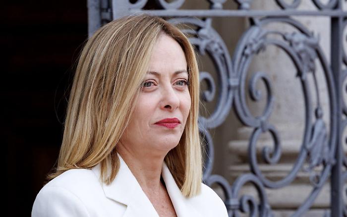 Offese sui social alla premier Giorgia Meloni: perugino rinviato a giudizio