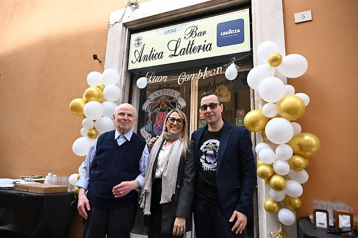 L'Antica Latteria compie 100 anni. Gran festa per il re del maritozzo