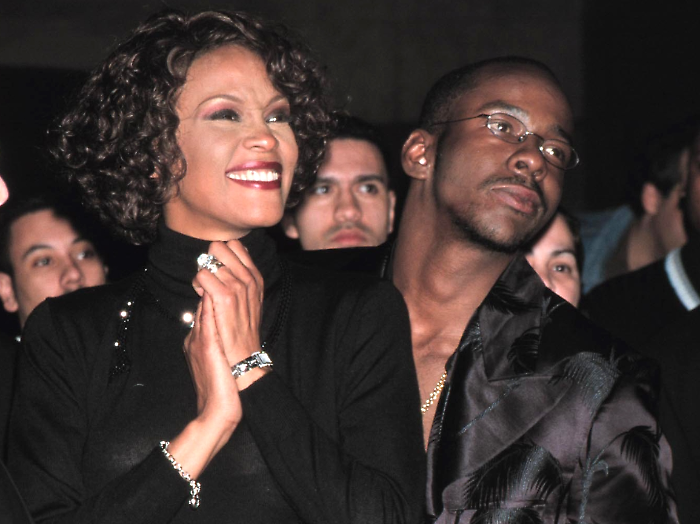 Whitney Houston, la tumultuosa storia con Bobby Brown: l'incontro, i tradimenti, il divorzio nel 2007