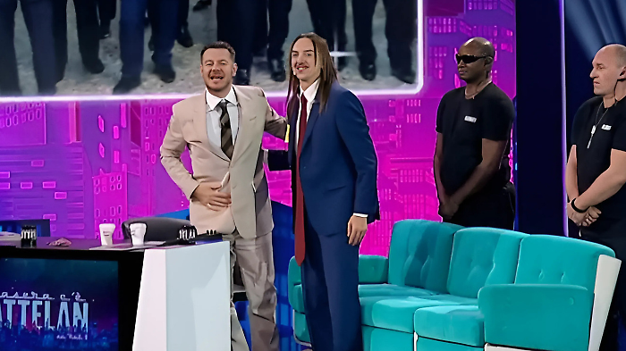 Tommy Cash arriva da Cattelan su Rai 2 per parlare di Espresso Macchiato e dichiara: "Io vincerò l'Eurovision per l'Estonia e per l'Italia"