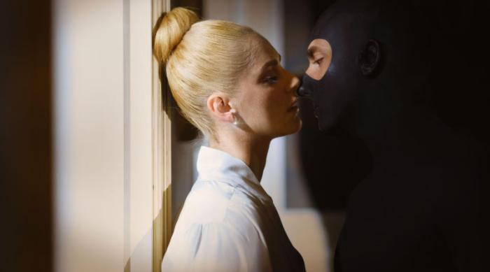 Diabolik, a quale fumetto è ispirato il film stasera in tv su Rai 2: trama e cast del primo capitolo della trilogia