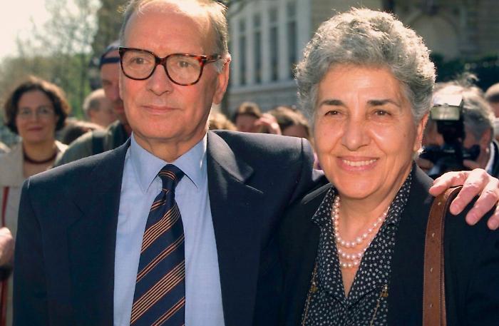 Ennio Morricone, la storia d'amore con Maria Travia: l'incontro, la dedica agli Oscar, la poesia 