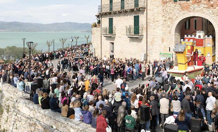 Le parate della Festa del Tulipano cambiano data per la scomparsa di Papa Francesco: quando si terranno 
