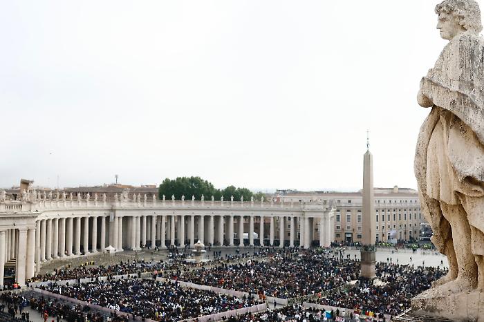 Addio Papa Francesco, i funerali in piazza San Pietro: dalla cerimonia al corteo, fino alla sepoltura
