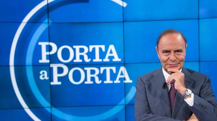 Porta a porta sui funerali di Papa Francesco fa slittare la puntata speciale de L'Eredità su Rai 1: le anticipazioni