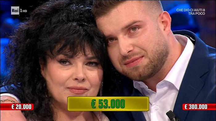 Affari Tuoi, Alessio da Foligno accetta i 53 mila euro ed evita i 20 mila che aveva nel pacco: ecco come è andata