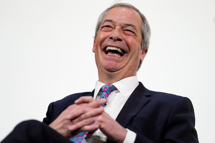 Dalla birra al Parlamento: chi è Nigel Farage , l'uomo che ha (di nuovo) sorpreso il Regno Unito