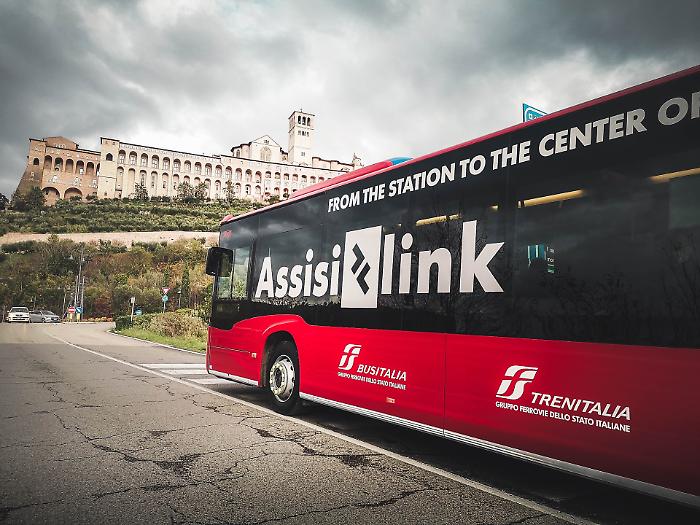 Non solo aeroporto: potenziati i servizi bus Assisi Link e Orvieto Link per i pellegrini del Giubileo