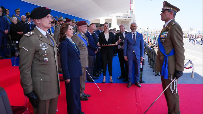 Foligno, Croce d'oro al merito dell'Esercito per il generale Brafa Musicoro 