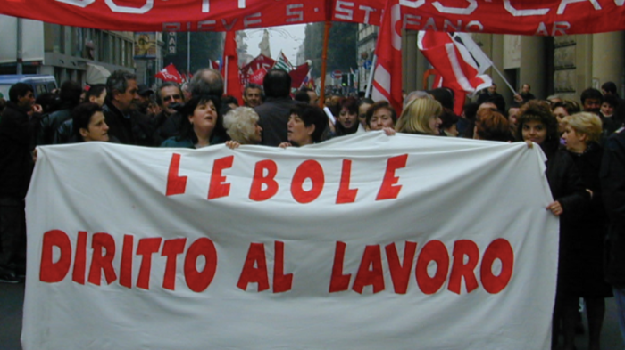 Lebole, il marchio cucito nella storia di Arezzo: dal boom alla chiusura le tappe raccontate dal Corriere