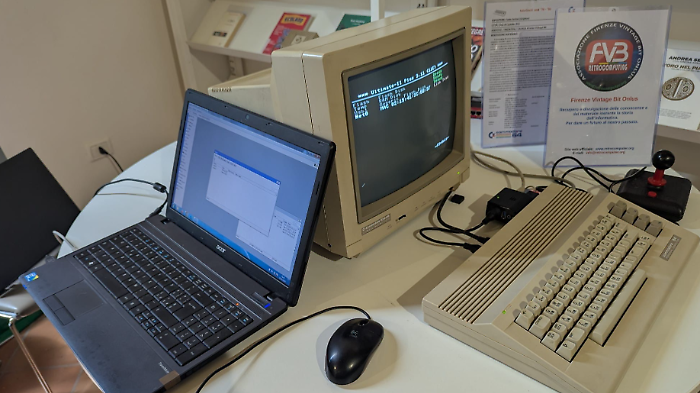 Non solo l'intelligenza artificiale: un vecchio Commodore 64 dialoga con ChatGpt