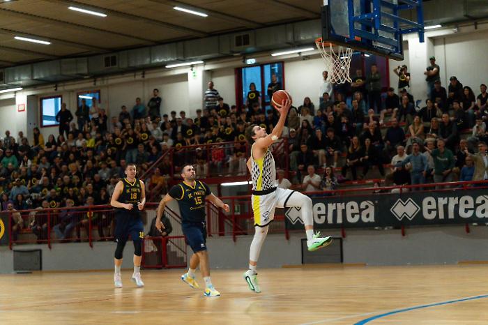 L'Esseti Terni batte il Fratta e va in semifinale playoff della Divisione regionale 1