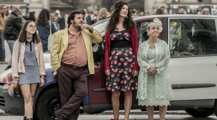 Quasi orfano stasera in tv martedì 6 maggio su Rai 1: trama e cast della commedia con Riccardo Scamarcio e Vittoria Puccini