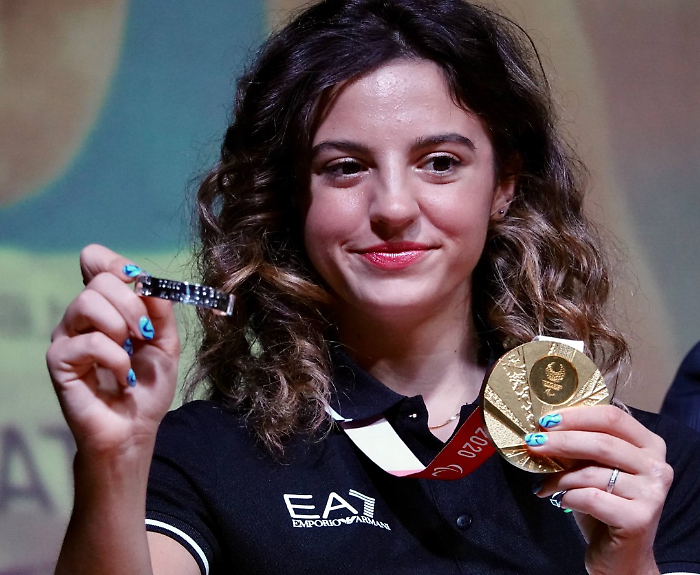 Ambra Sabatini testimonial della Polizia di Stato e Autostrade per l'Italia in una campagna nazionale sulla sicurezza