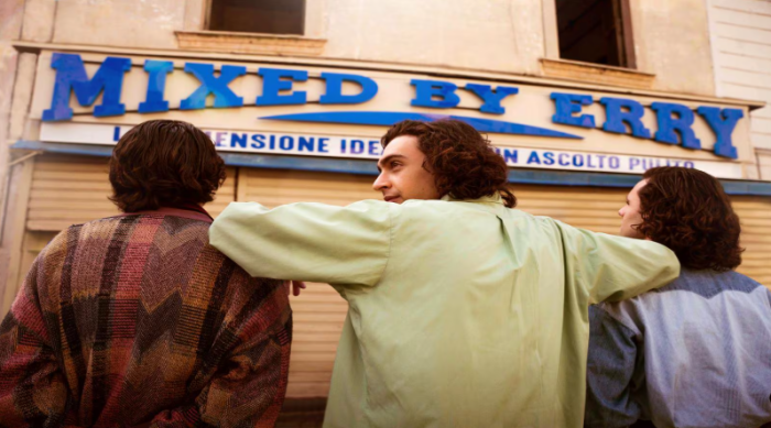 Mixed by Erry stasera in tv venerdì 9 maggio su Rai 2: trama, cast e premi del film ambientato a Napoli